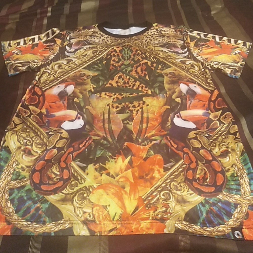 Comfortable Akademiks T-shirt
